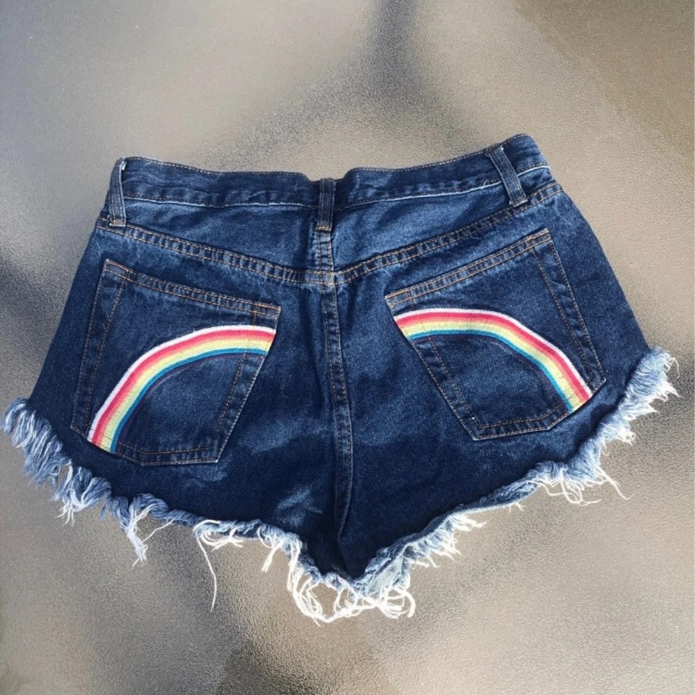Signature 8 shorts